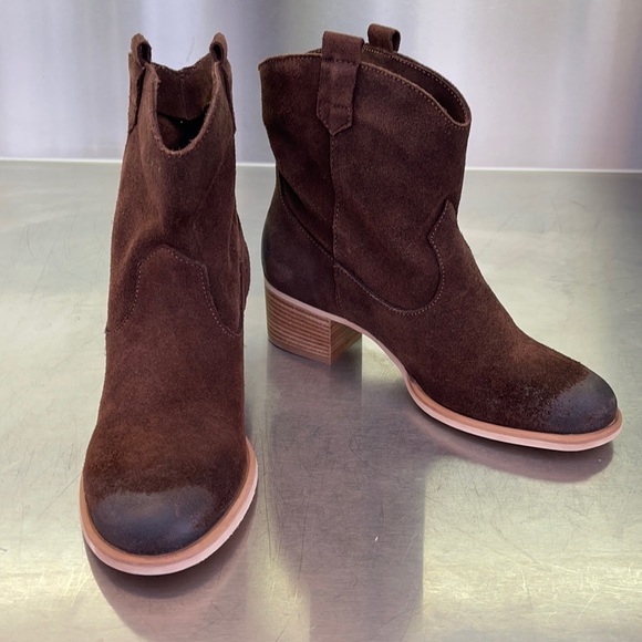 New Chocolate soft suede pull on boots. Sundance. - Picture 1 of 4